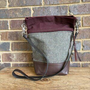 Handmade? Waxed Canvas Bucket Bag Burgundy Tweed Leather Magnet Closure